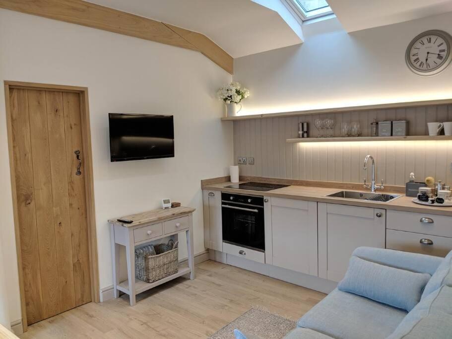 Barley - Cosy Stylish Apartment - Easy Access To Bath And Many Nearby Attractions Box  Eksteriør bilde