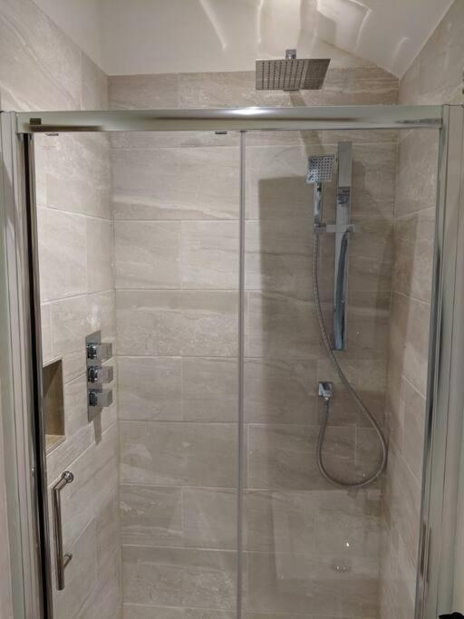 Barley - Cosy Stylish Apartment - Easy Access To Bath And Many Nearby Attractions Box  Eksteriør bilde